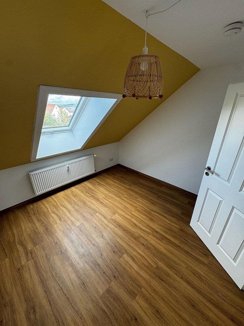 Prenájom bytu 3-izbový 110 m², Forchheim, Bavorsko Prenájom bytu 3-izbový 110 m², Forchheim, Bavorsko