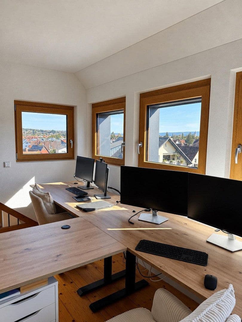 Prenájom bytu 3-izbový 110 m², Forchheim, Bavorsko Prenájom bytu 3-izbový 110 m², Forchheim, Bavorsko