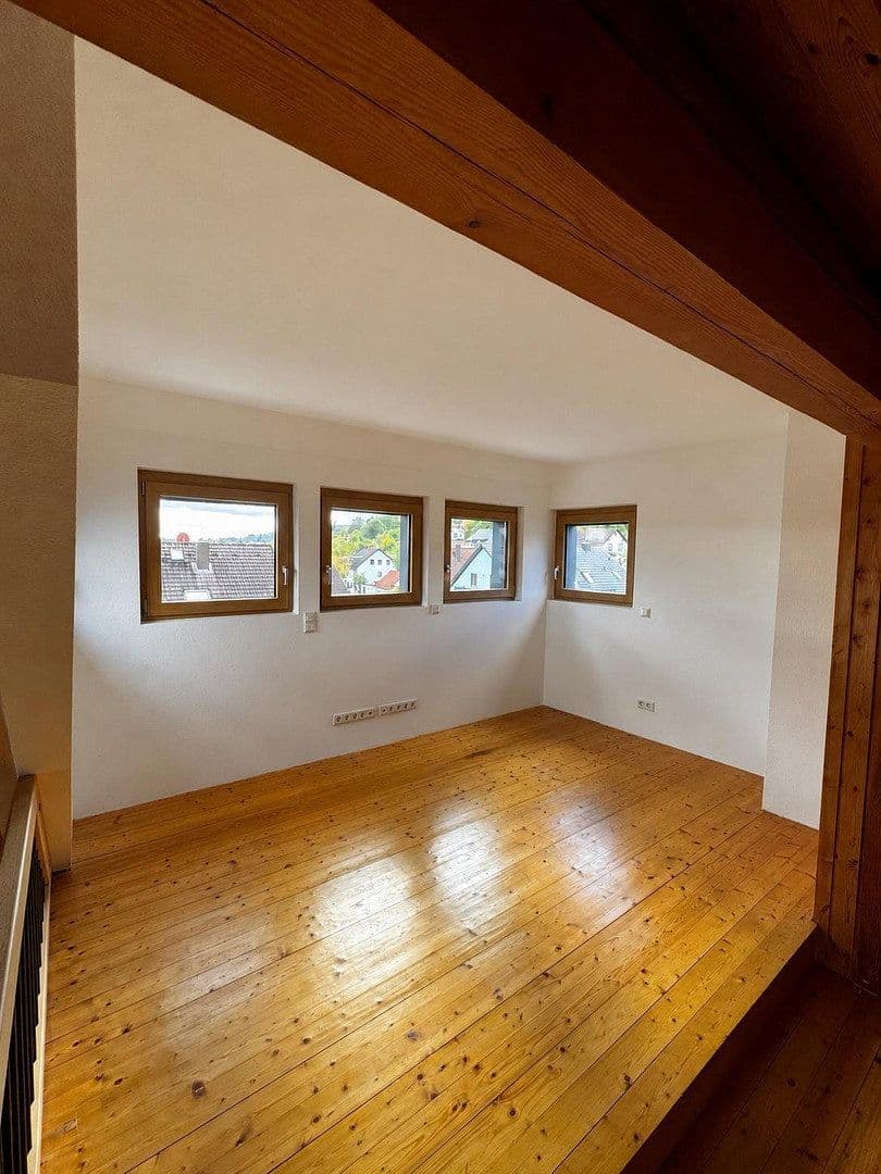 Prenájom bytu 3-izbový 110 m², Forchheim, Bavorsko Prenájom bytu 3-izbový 110 m², Forchheim, Bavorsko