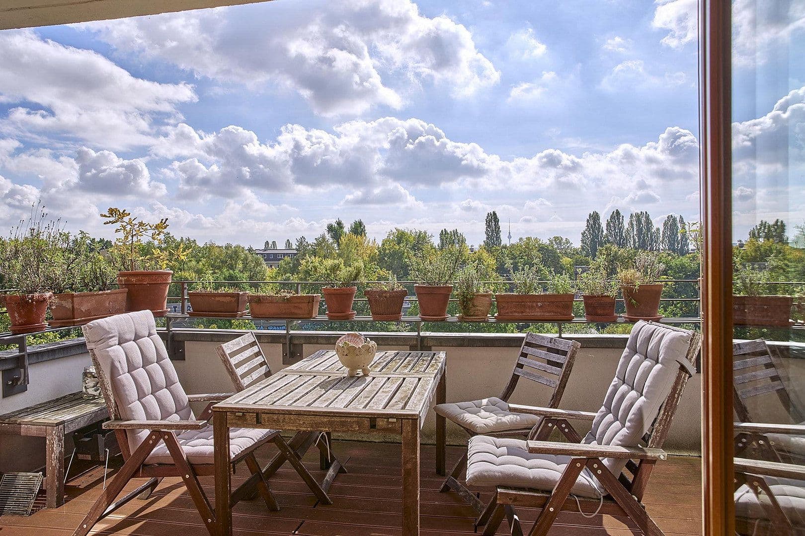 Predaj bytu 6-izbový 180 m², Berlin, Berlín Predaj bytu 6-izbový 180 m², Berlin, Berlín