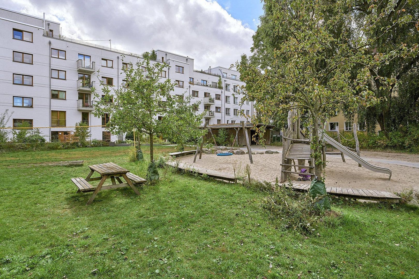 Predaj bytu 6-izbový 180 m², Berlin, Berlín Predaj bytu 6-izbový 180 m², Berlin, Berlín