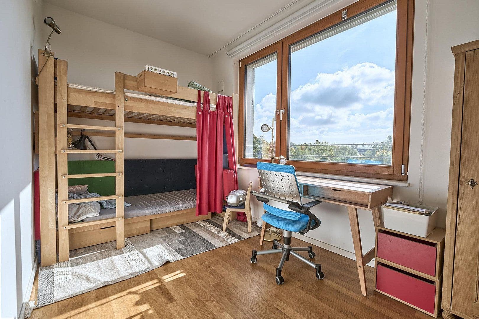 Predaj bytu 6-izbový 180 m², Berlin, Berlín Predaj bytu 6-izbový 180 m², Berlin, Berlín