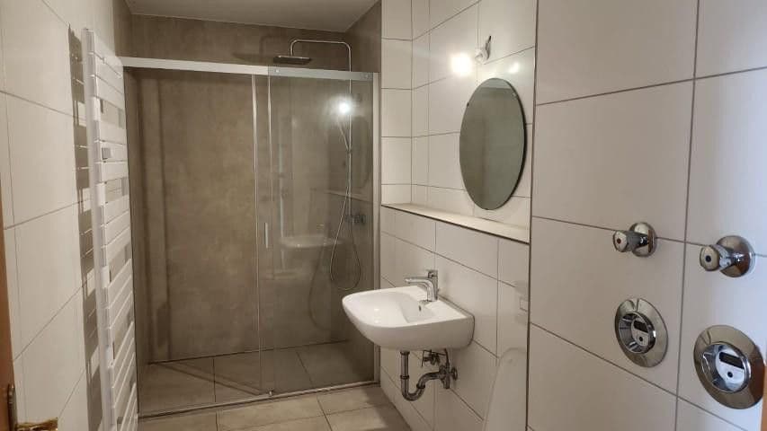 Prenájom bytu 6-izbový 147 m², Franz-Mehring-Straße 9, Chemnitz, Sasko Prenájom bytu 6-izbový 147 m², Franz-Mehring-Straße 9, Chemnitz, Sasko