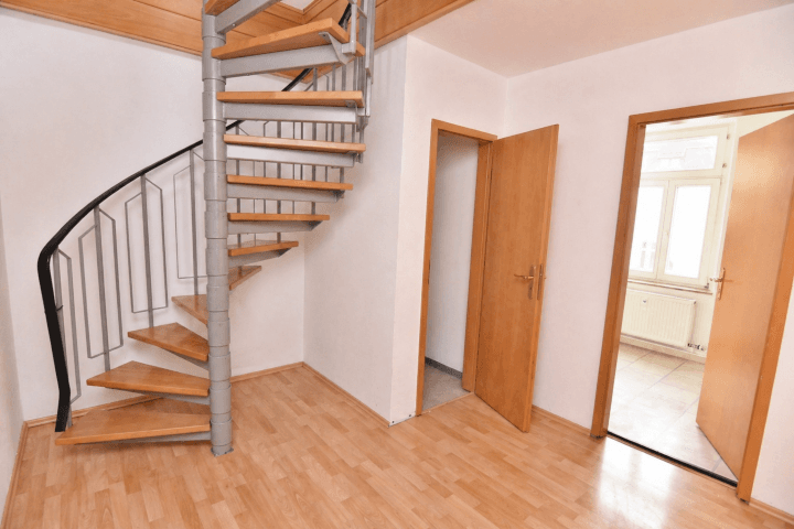 Prenájom bytu 6-izbový 147 m², Franz-Mehring-Straße 9, Chemnitz, Sasko Prenájom bytu 6-izbový 147 m², Franz-Mehring-Straße 9, Chemnitz, Sasko