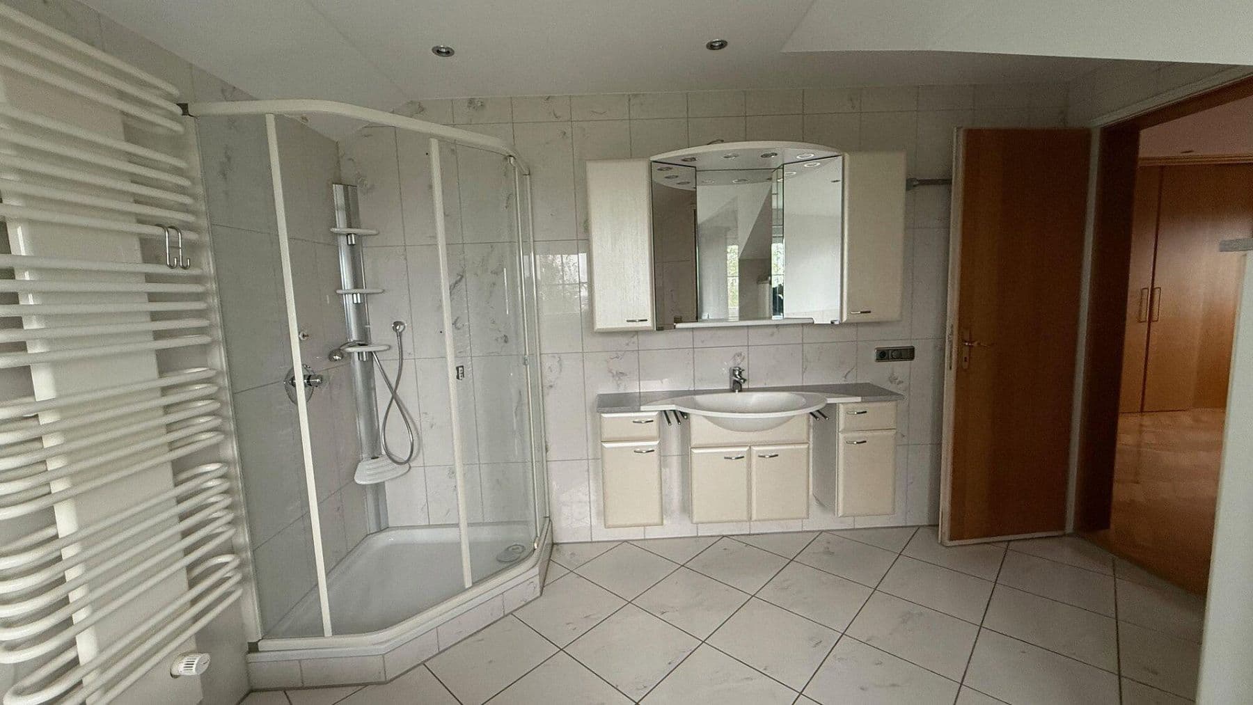 Predaj domu 340 m², pozemok 980 m², Donauwörth, Bavorsko Predaj domu 340 m², pozemok 980 m², Donauwörth, Bavorsko