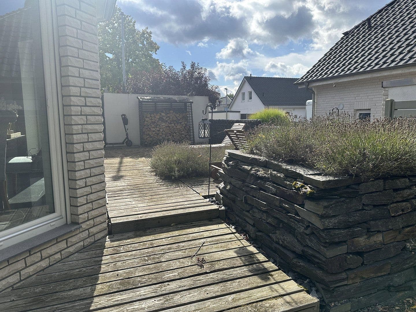 Predaj domu 115 m², pozemok 400 m², Ronnenberg, Dolné Sasko Predaj domu 115 m², pozemok 400 m², Ronnenberg, Dolné Sasko