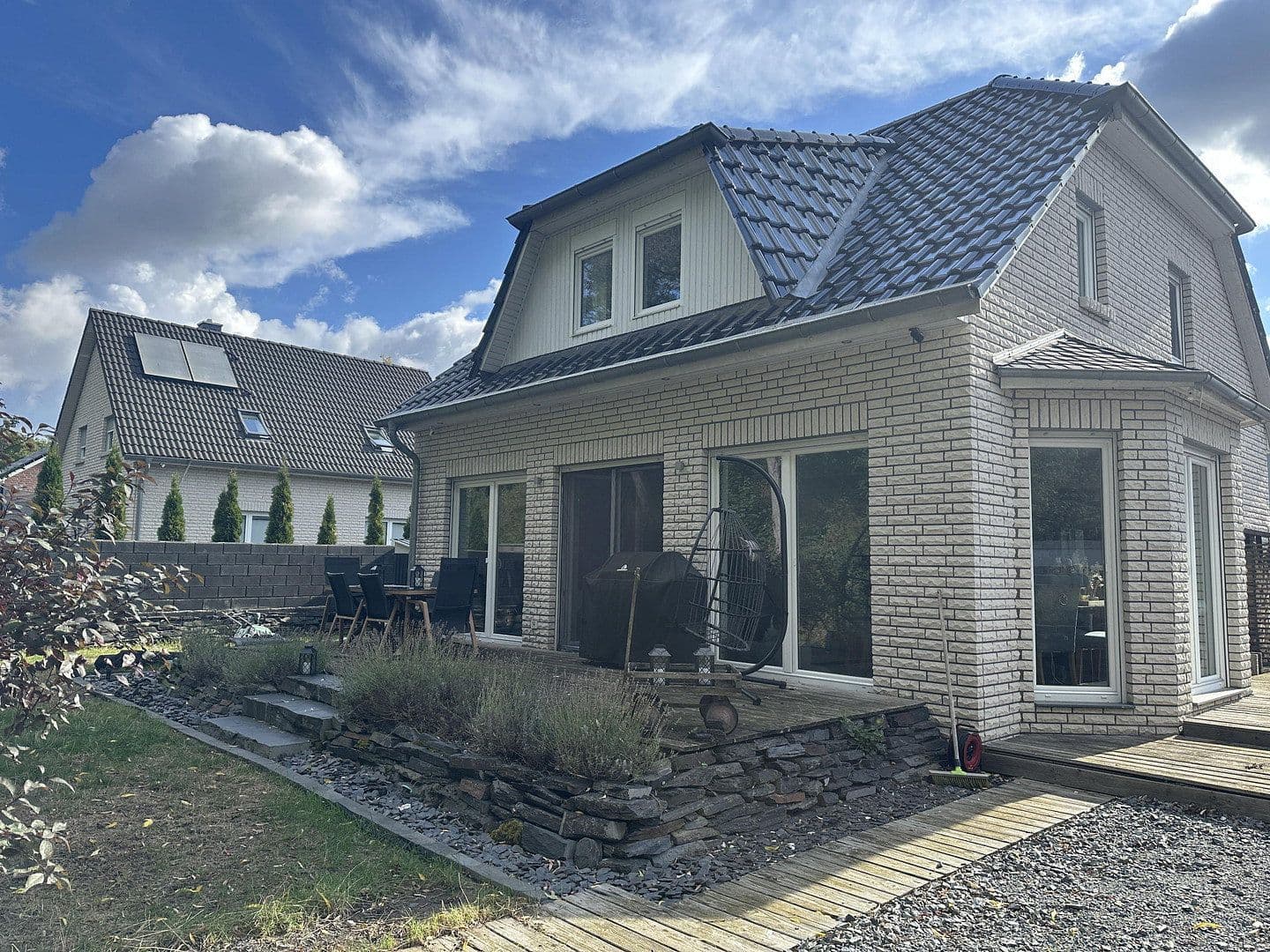 Predaj domu 115 m², pozemok 400 m², Ronnenberg, Dolné Sasko Predaj domu 115 m², pozemok 400 m², Ronnenberg, Dolné Sasko