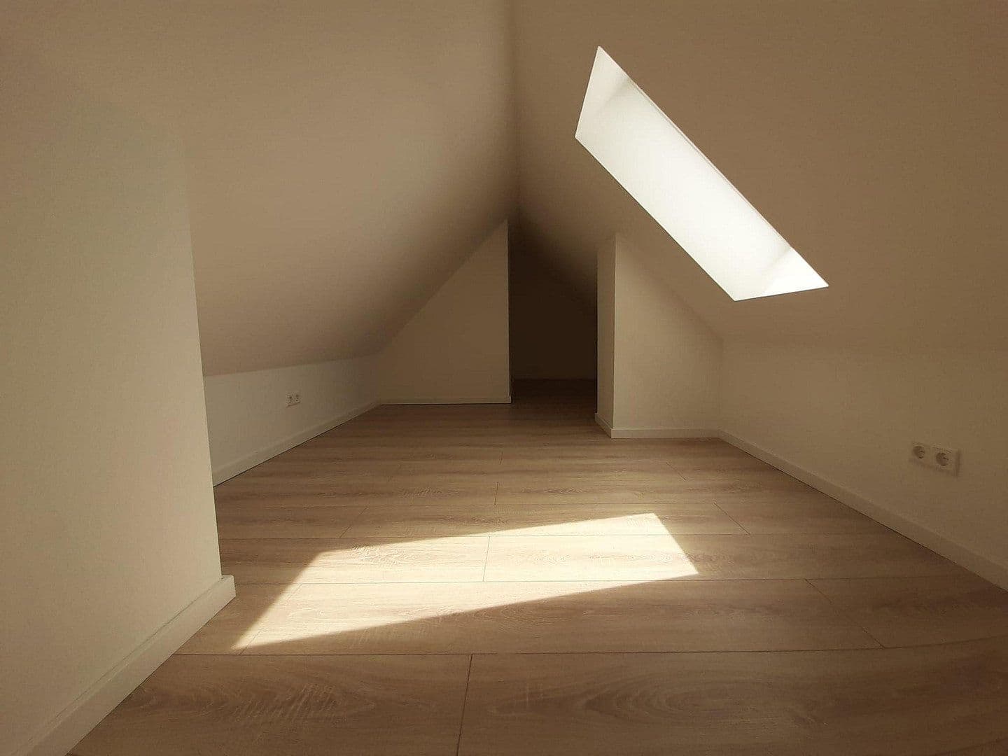 Prenájom bytu 2-izbový 64 m², Stader Landstraße 31, Bremen, Brémy Prenájom bytu 2-izbový 64 m², Stader Landstraße 31, Bremen, Brémy
