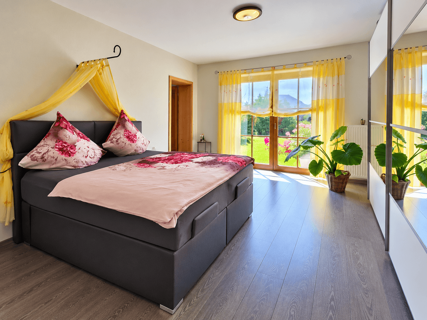 Predaj domu 242 m², pozemok 815 m², Burgoberbach, Bavorsko Predaj domu 242 m², pozemok 815 m², Burgoberbach, Bavorsko