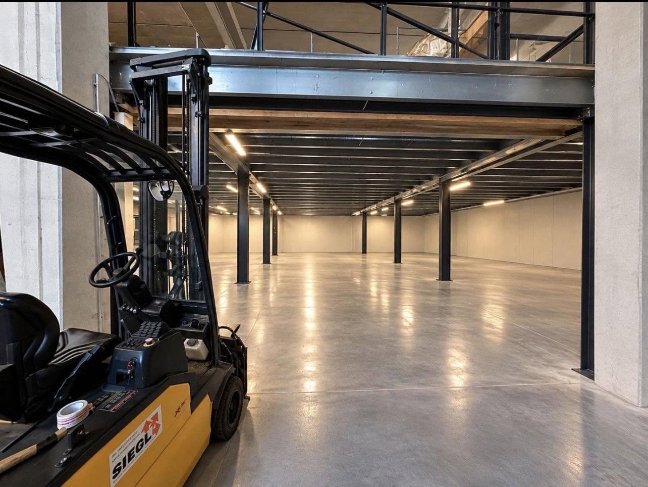 Prenájom nebytového priestoru 650 m², Am Etzfeld 8, Pastetten, Bavorsko Prenájom nebytového priestoru 650 m², Am Etzfeld 8, Pastetten, Bavorsko