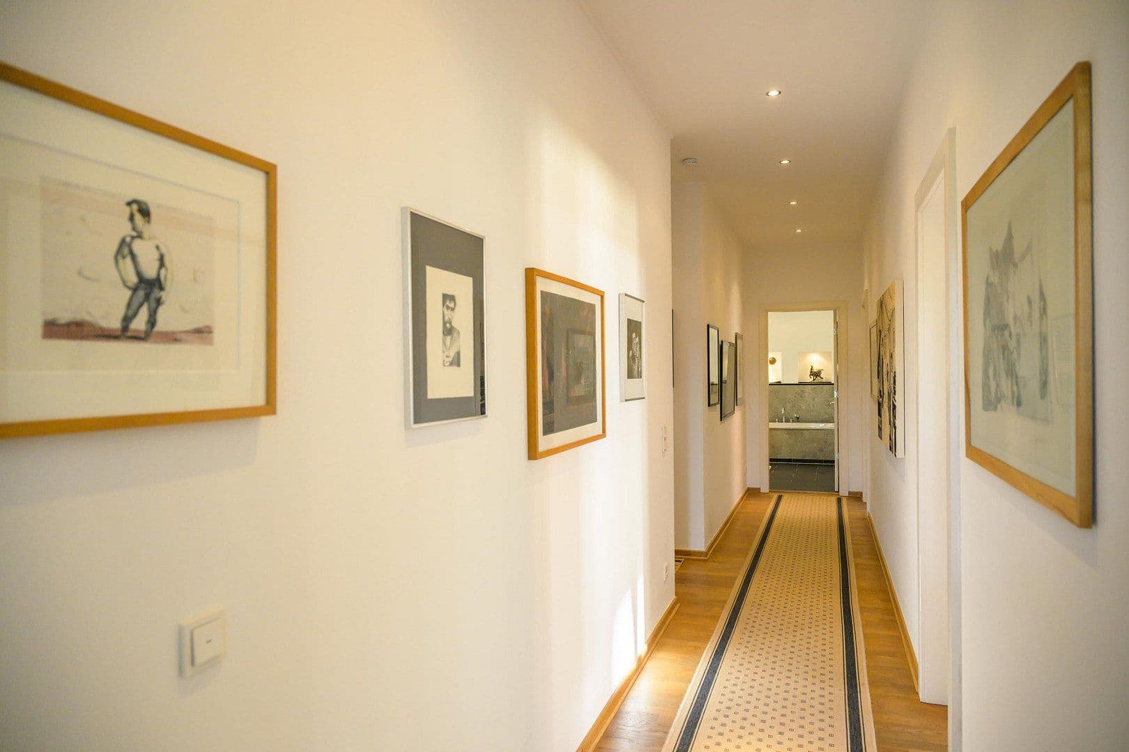 Predaj bytu 4-izbový 214 m², Berlin, Berlín Predaj bytu 4-izbový 214 m², Berlin, Berlín