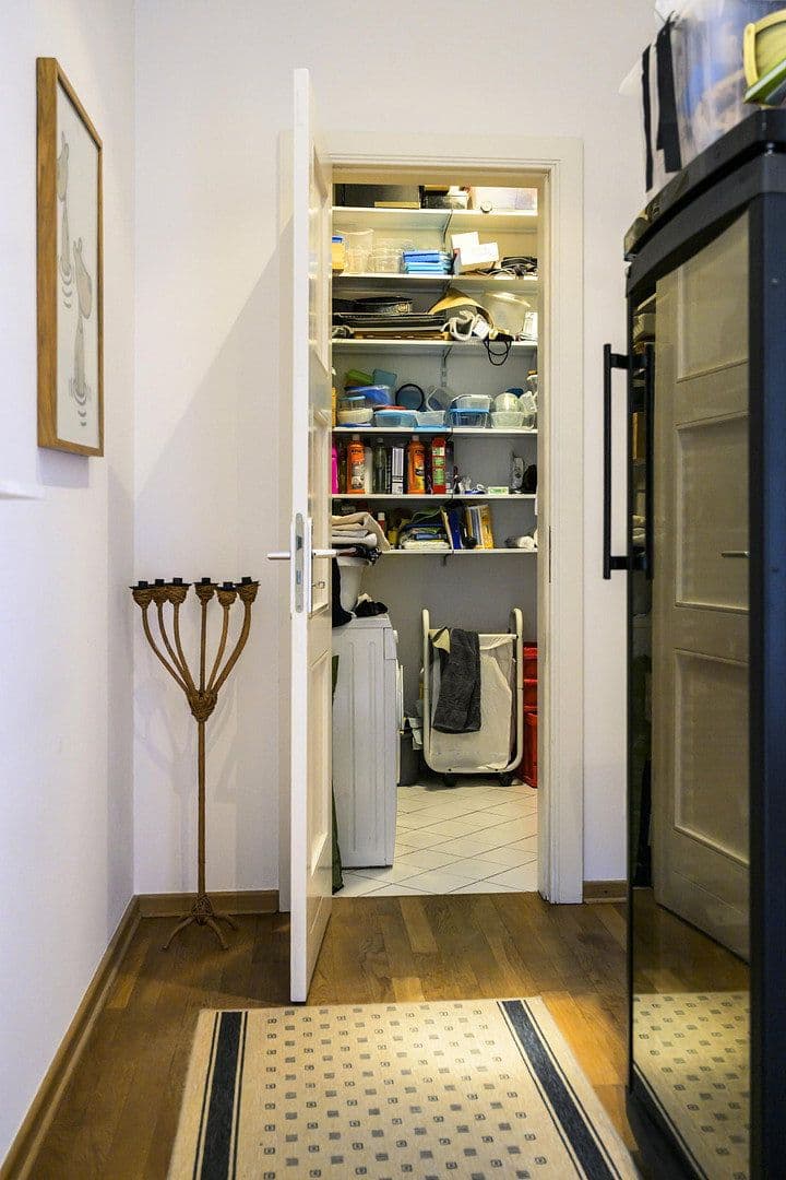Predaj bytu 4-izbový 214 m², Berlin, Berlín Predaj bytu 4-izbový 214 m², Berlin, Berlín