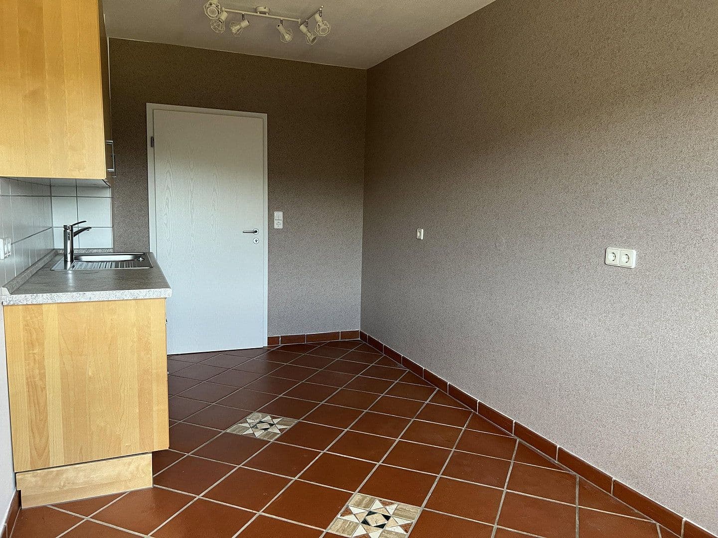 Predaj domu 271 m², pozemok 696 m², Roßtal, Bavorsko Predaj domu 271 m², pozemok 696 m², Roßtal, Bavorsko