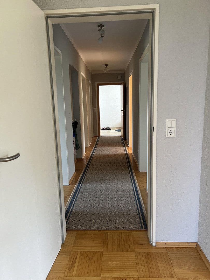 Predaj domu 271 m², pozemok 696 m², Roßtal, Bavorsko Predaj domu 271 m², pozemok 696 m², Roßtal, Bavorsko