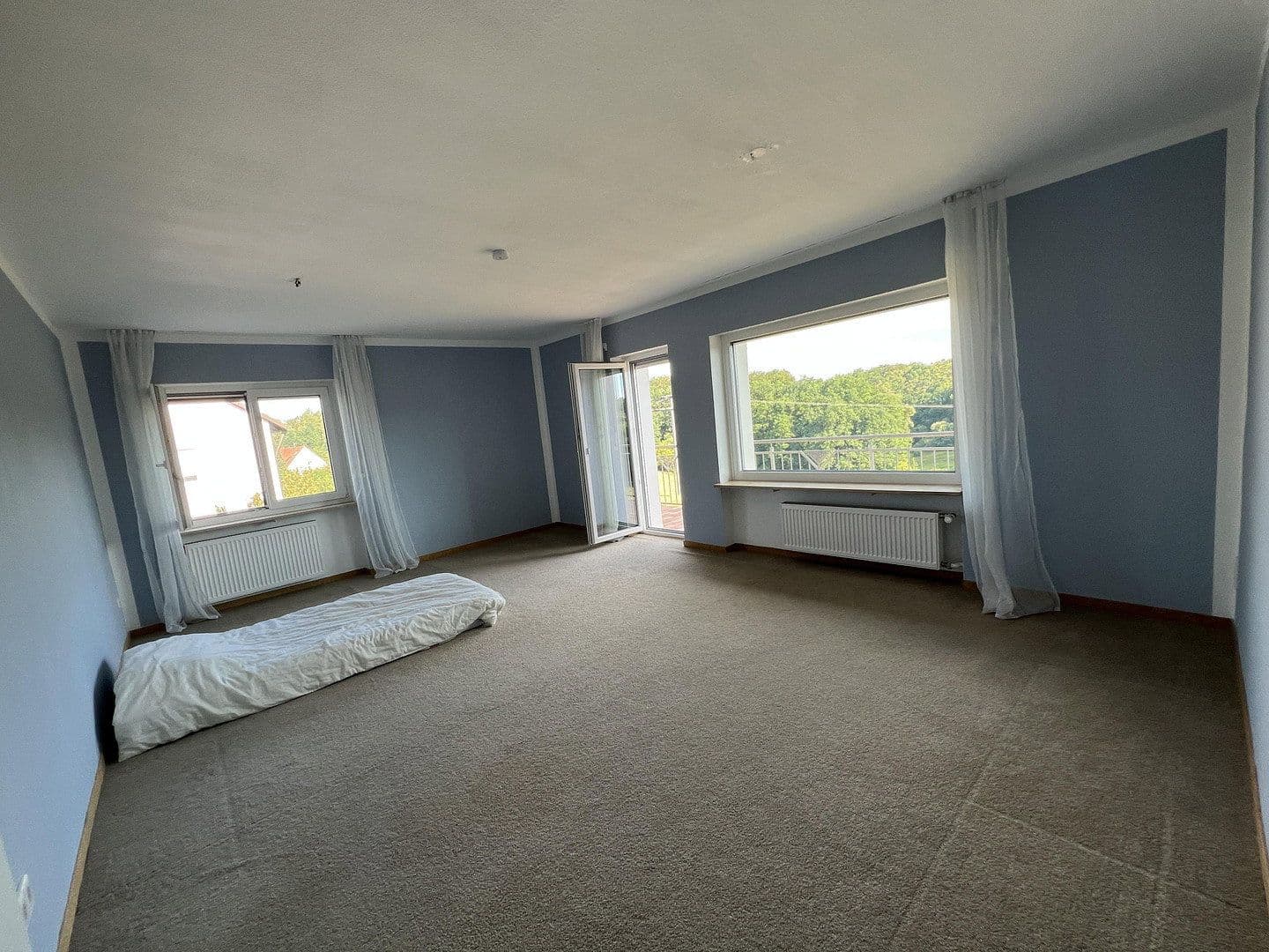 Predaj domu 271 m², pozemok 696 m², Roßtal, Bavorsko Predaj domu 271 m², pozemok 696 m², Roßtal, Bavorsko