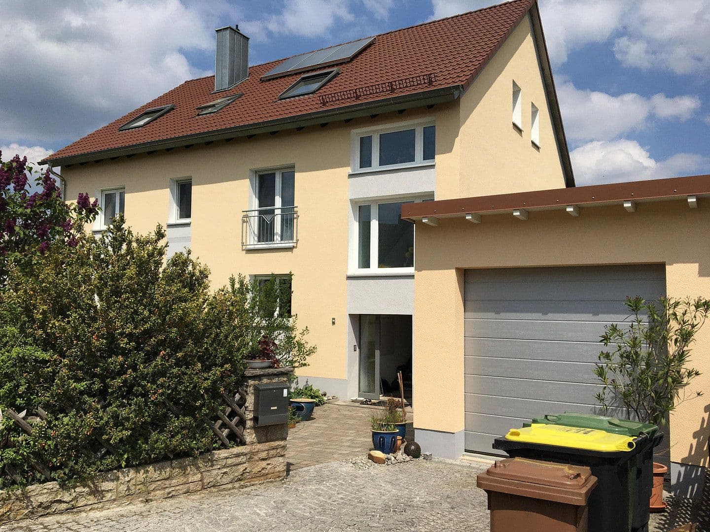Predaj domu 271 m², pozemok 696 m², Roßtal, Bavorsko Predaj domu 271 m², pozemok 696 m², Roßtal, Bavorsko