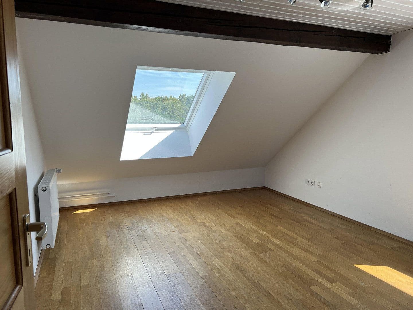 Predaj domu 271 m², pozemok 696 m², Roßtal, Bavorsko Predaj domu 271 m², pozemok 696 m², Roßtal, Bavorsko