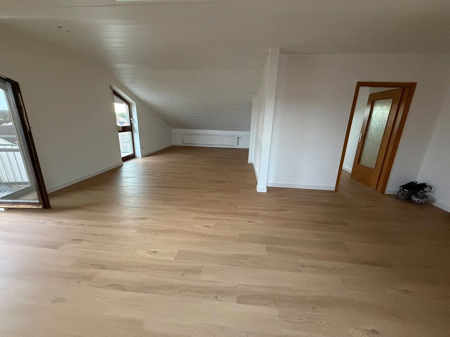 Prenájom bytu 4-izbový 115 m², Brühl, Bádensko-Wurttembersko Prenájom bytu 4-izbový 115 m², Brühl, Bádensko-Wurttembersko
