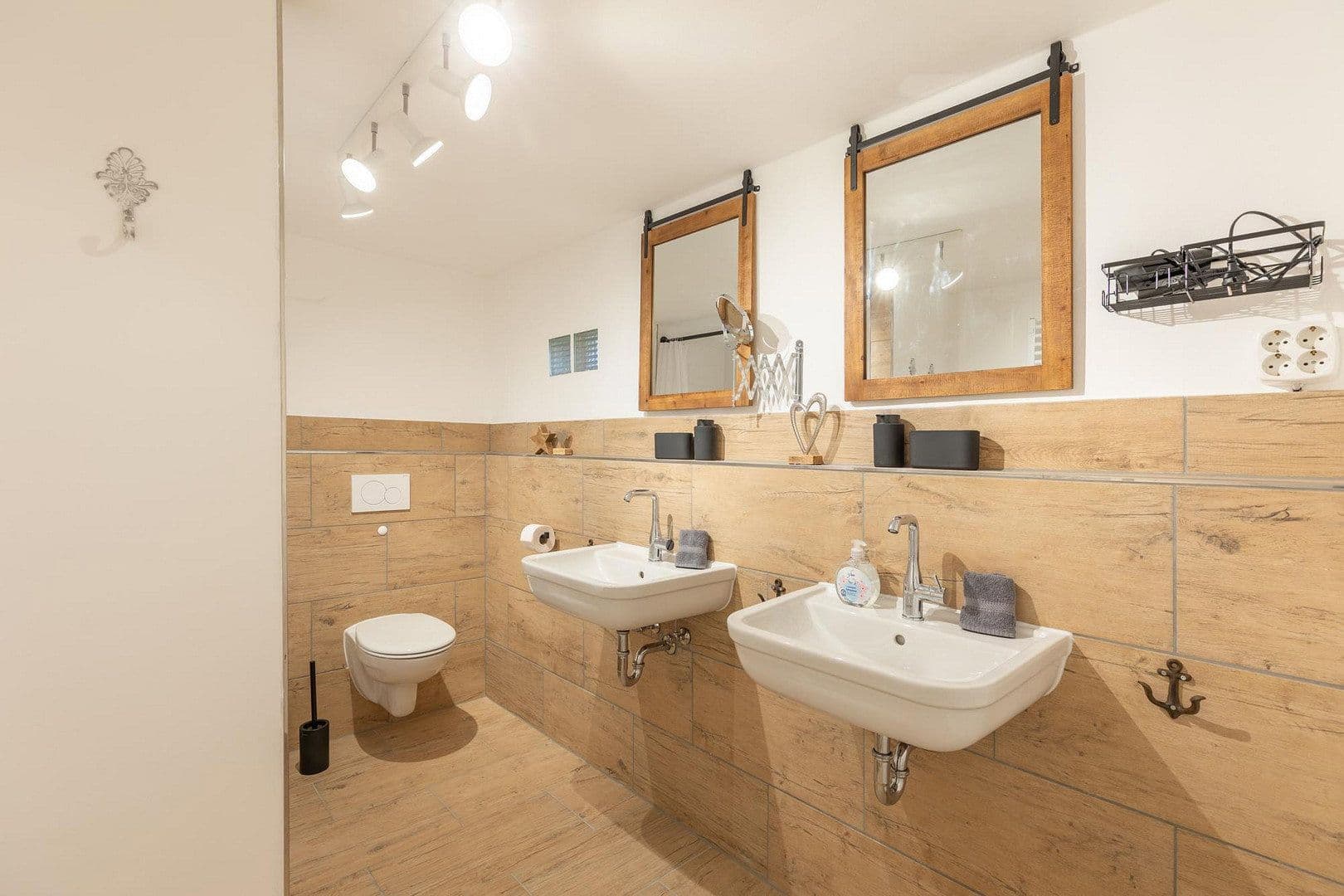 Predaj domu 155 m², pozemok 1.861 m², Emmelsbüll-Horsbüll, Šlezvicko-Holštajnsko Predaj domu 155 m², pozemok 1.861 m², Emmelsbüll-Horsbüll, Šlezvicko-Holštajnsko