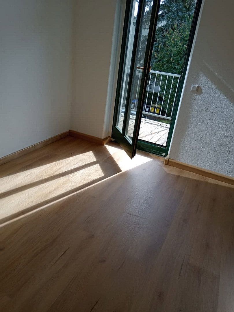 Prenájom bytu 4-izbový 97 m², Marienberger Straße 18, Chemnitz, Sasko Prenájom bytu 4-izbový 97 m², Marienberger Straße 18, Chemnitz, Sasko