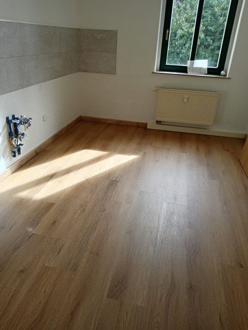 Prenájom bytu 4-izbový 97 m², Marienberger Straße 18, Chemnitz, Sasko Prenájom bytu 4-izbový 97 m², Marienberger Straße 18, Chemnitz, Sasko