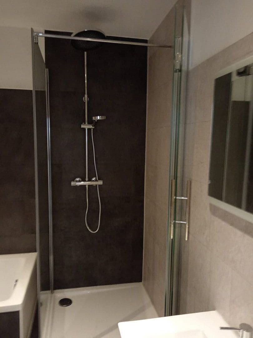 Prenájom bytu 4-izbový 97 m², Marienberger Straße 18, Chemnitz, Sasko Prenájom bytu 4-izbový 97 m², Marienberger Straße 18, Chemnitz, Sasko