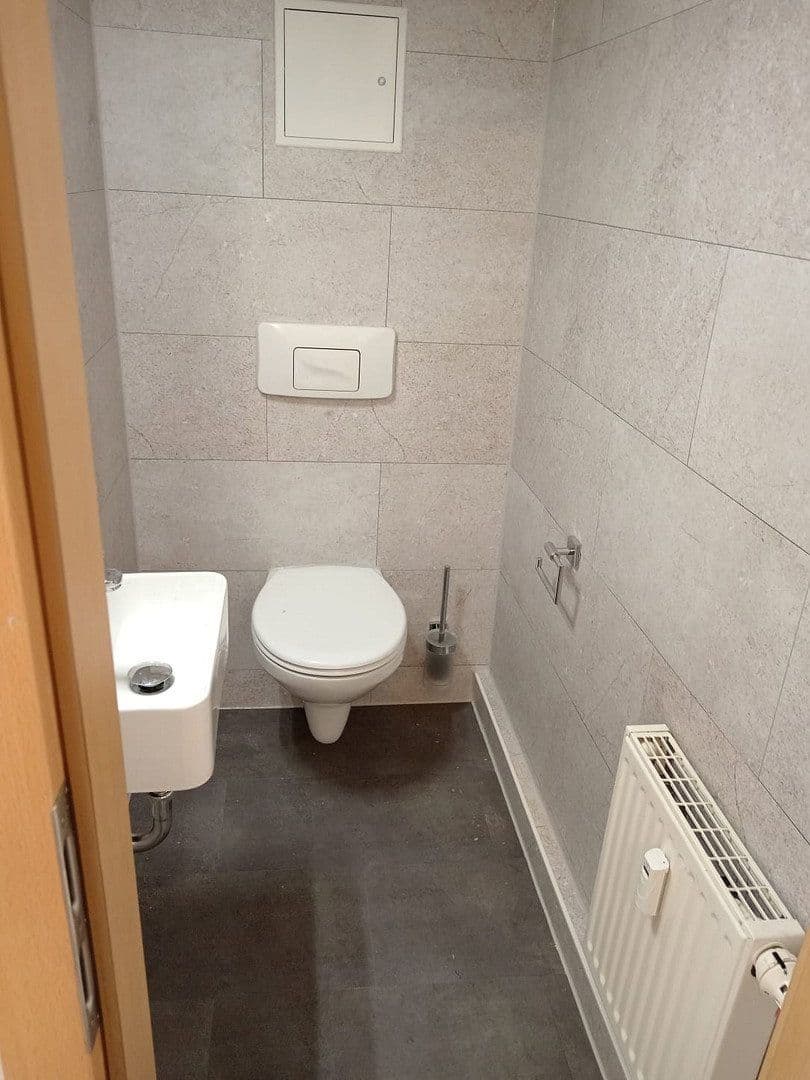 Prenájom bytu 4-izbový 97 m², Marienberger Straße 18, Chemnitz, Sasko Prenájom bytu 4-izbový 97 m², Marienberger Straße 18, Chemnitz, Sasko