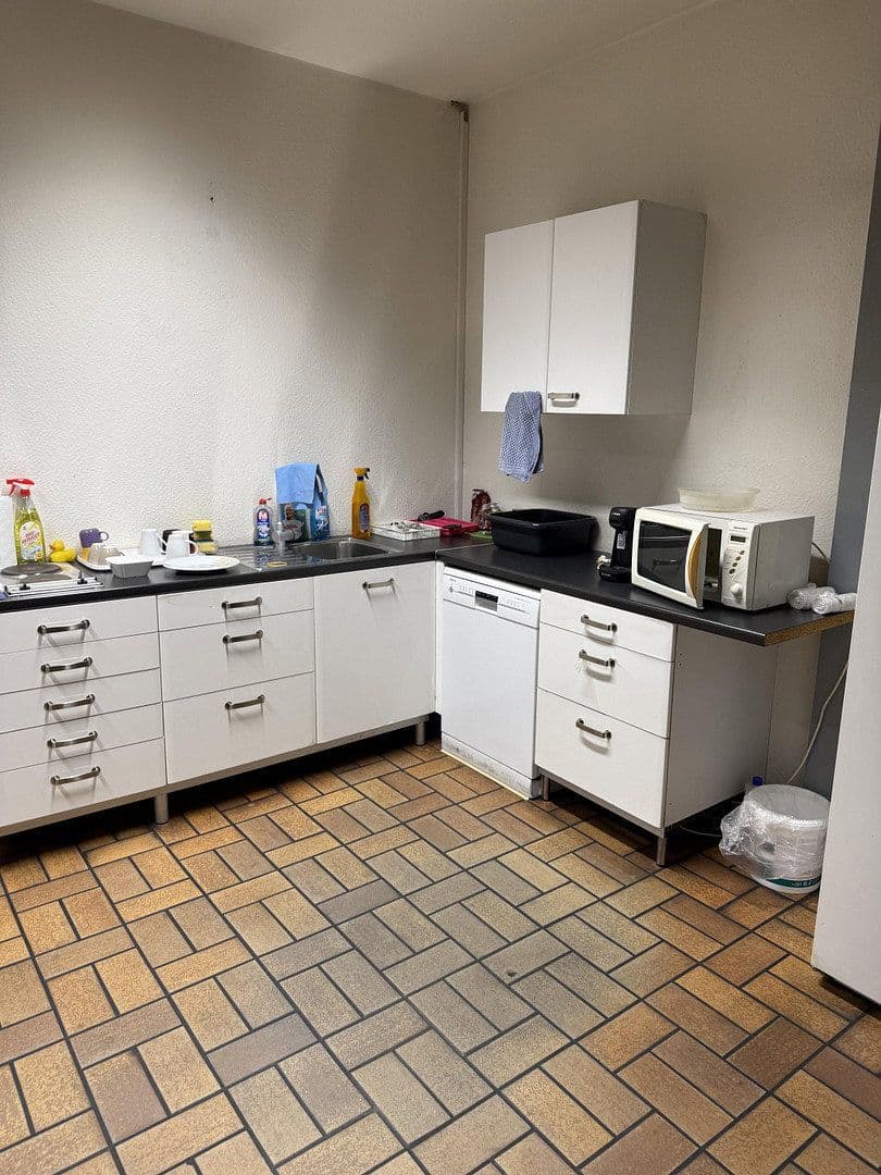 Prenájom nebytového priestoru 1.248 m², Velbert, Severné Porýnie - Westfálsko Prenájom nebytového priestoru 1.248 m², Velbert, Severné Porýnie - Westfálsko