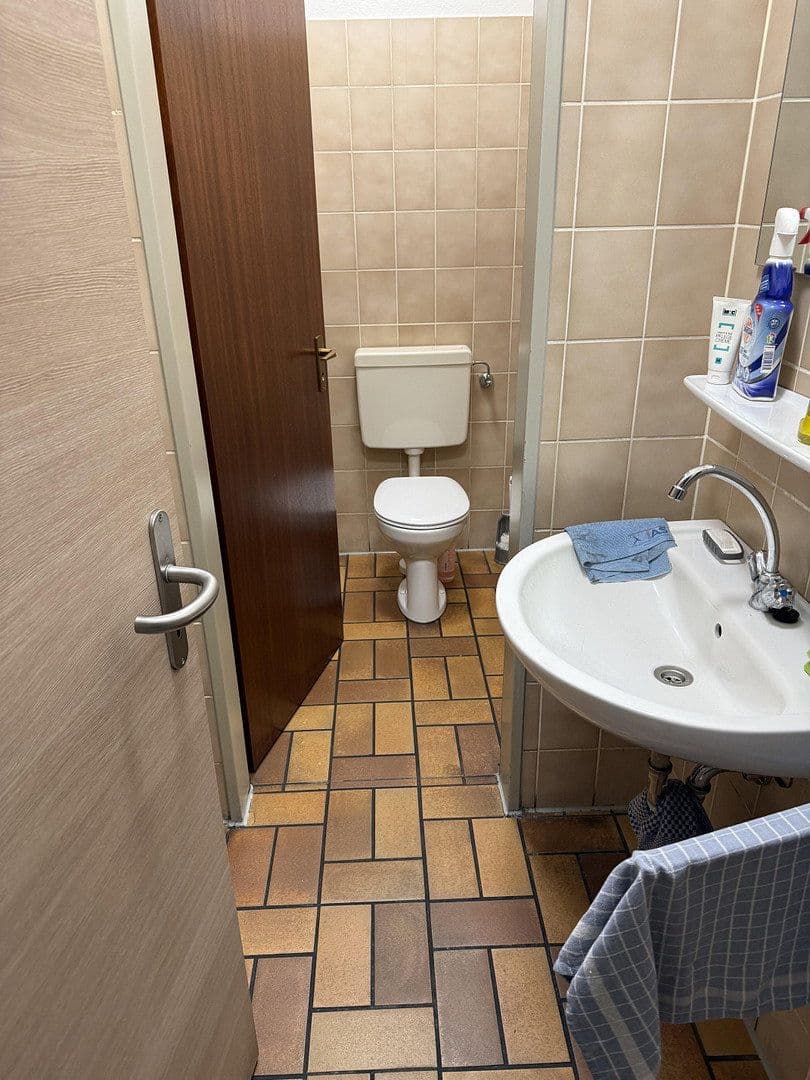 Prenájom nebytového priestoru 1.248 m², Velbert, Severné Porýnie - Westfálsko Prenájom nebytového priestoru 1.248 m², Velbert, Severné Porýnie - Westfálsko
