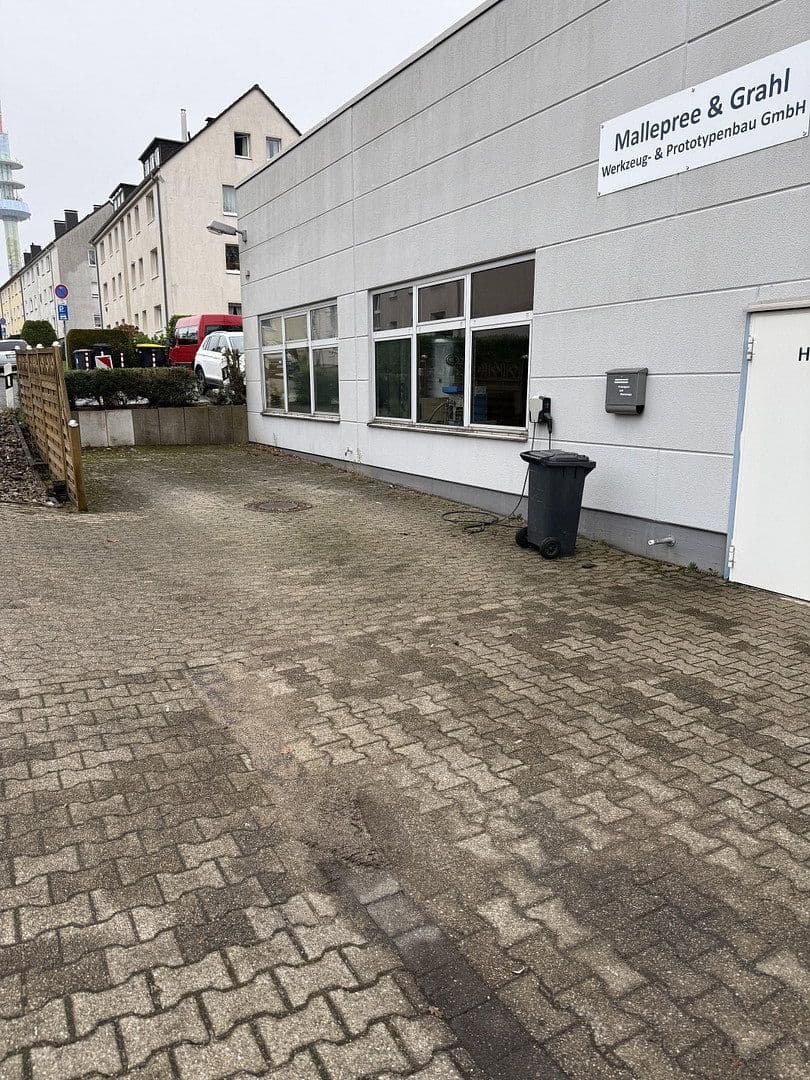 Prenájom nebytového priestoru 1.248 m², Velbert, Severné Porýnie - Westfálsko Prenájom nebytového priestoru 1.248 m², Velbert, Severné Porýnie - Westfálsko