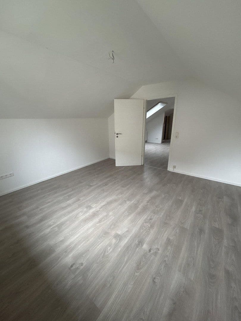 Prenájom bytu 2-izbový 60 m², Schelklingen, Bádensko-Wurttembersko Prenájom bytu 2-izbový 60 m², Schelklingen, Bádensko-Wurttembersko