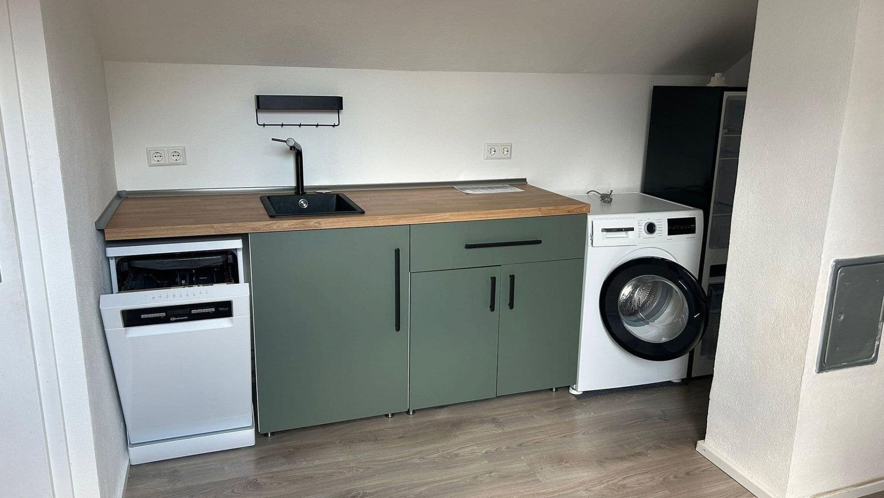 Prenájom bytu 2-izbový 60 m², Schelklingen, Bádensko-Wurttembersko Prenájom bytu 2-izbový 60 m², Schelklingen, Bádensko-Wurttembersko