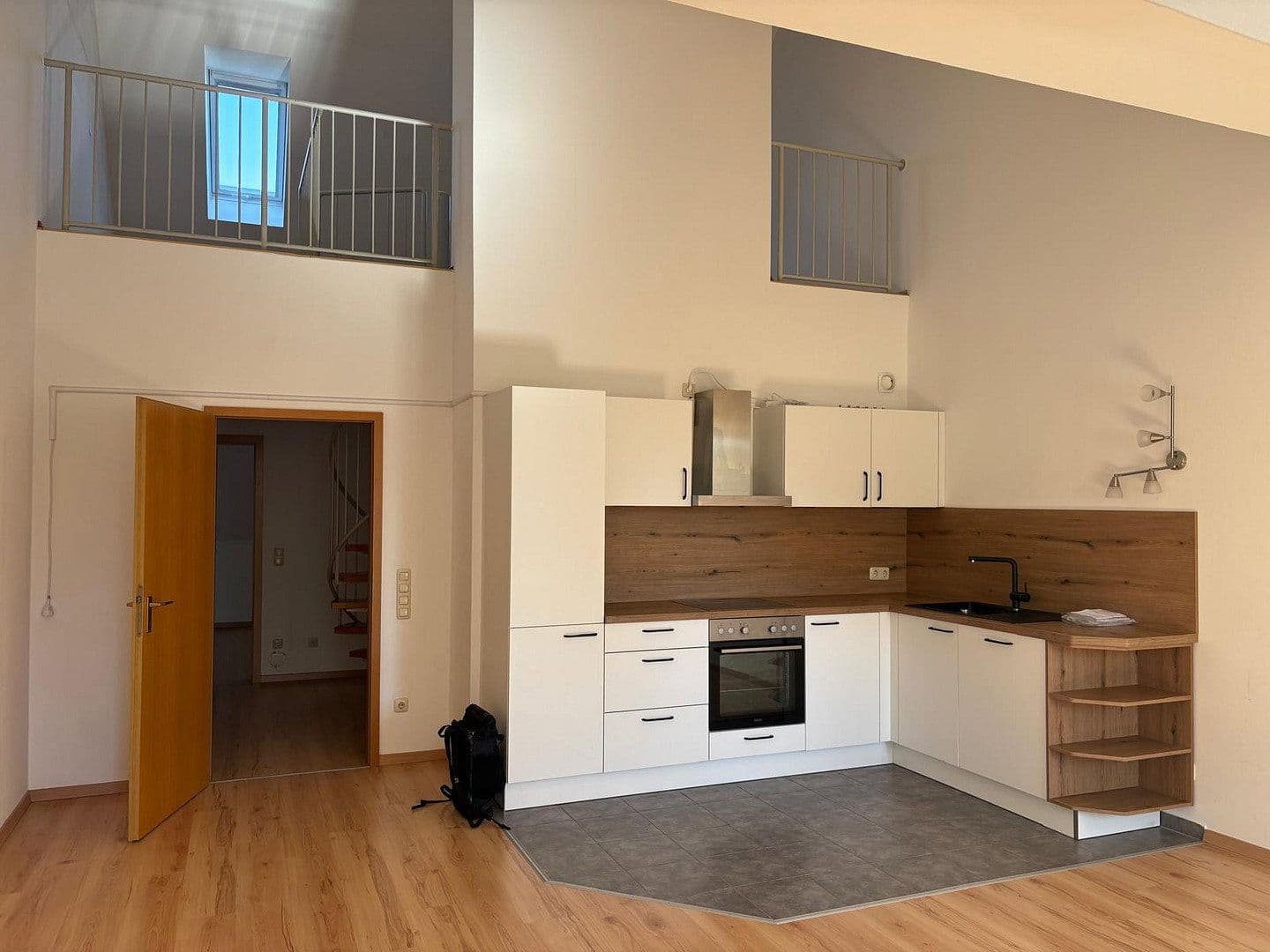 Prenájom bytu 3-izbový 81 m², Hindenburgstraße, 52, Ingolstadt, Bavorsko Prenájom bytu 3-izbový 81 m², Hindenburgstraße, 52, Ingolstadt, Bavorsko