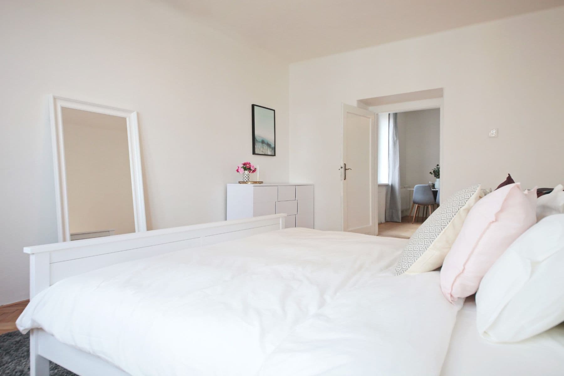 Prenájom bytu 2-izbový 49 m², Dělnická, Praha, Praha Prenájom bytu 2-izbový 49 m², Dělnická, Praha, Praha