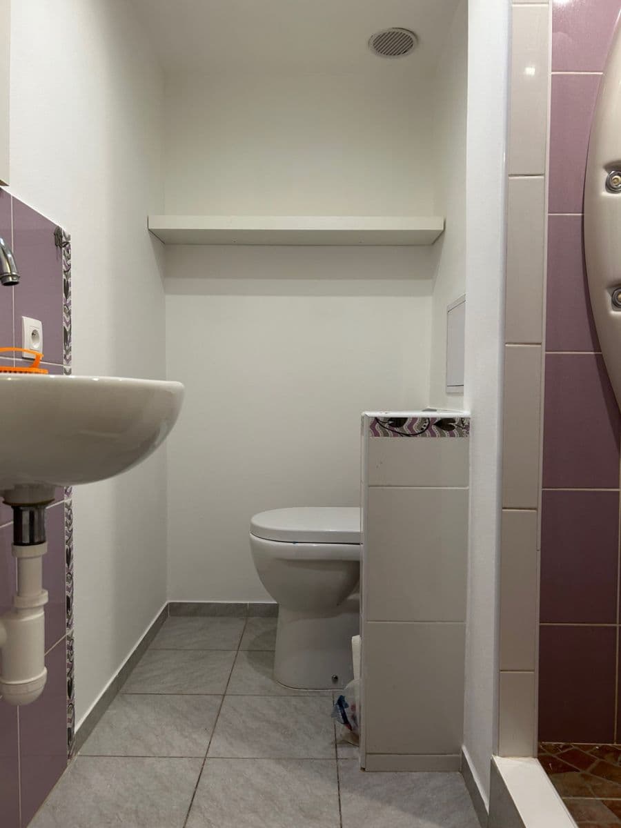 Prenájom bytu 2-izbový 43 m², Fibichova, Teplice, Ústecký kraj Prenájom bytu 2-izbový 43 m², Fibichova, Teplice, Ústecký kraj
