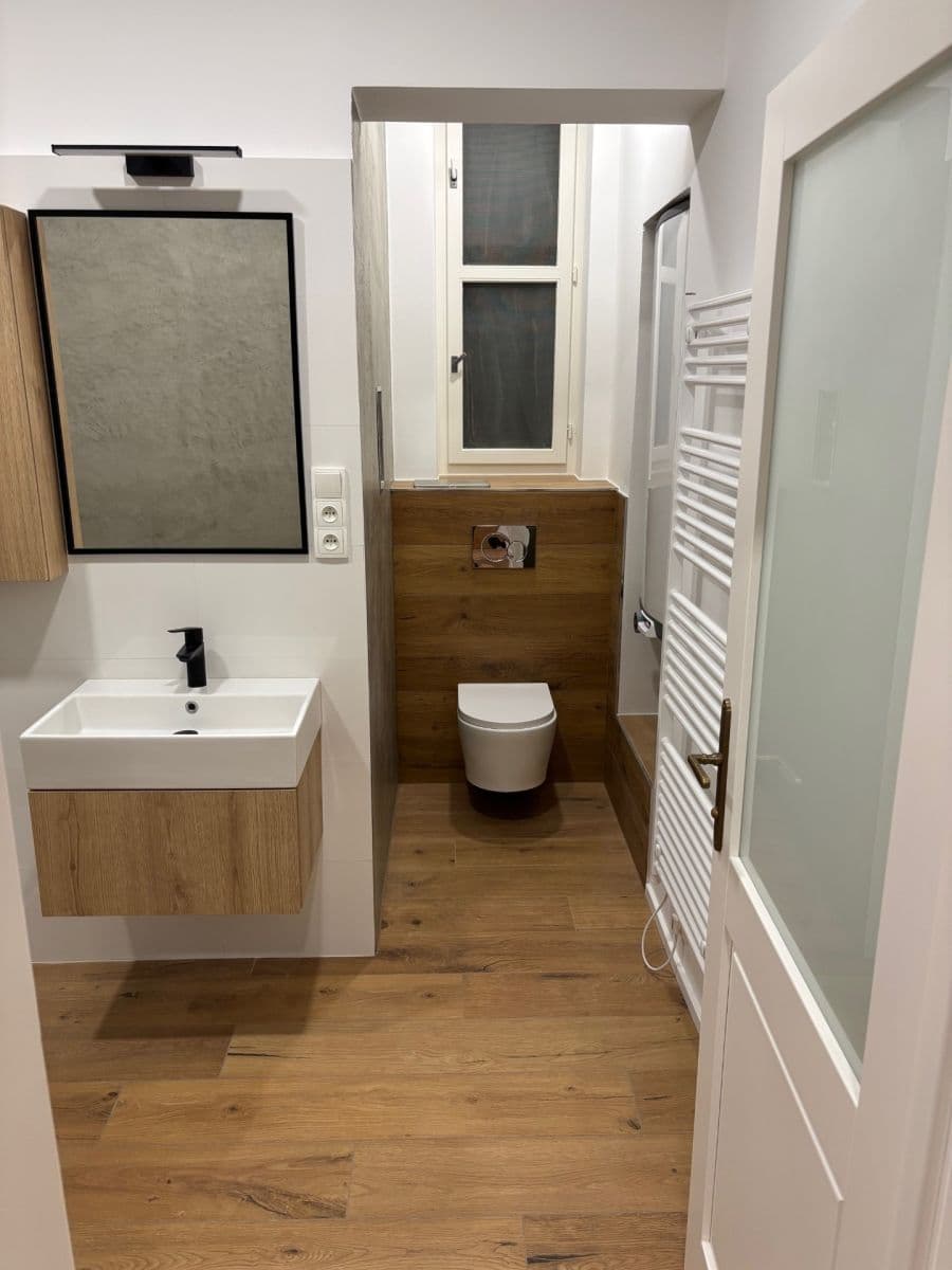 Prenájom bytu 1-izbový 40 m², Italská, Praha, Praha Prenájom bytu 1-izbový 40 m², Italská, Praha, Praha
