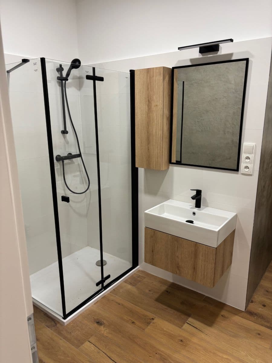 Prenájom bytu 1-izbový 40 m², Italská, Praha, Praha Prenájom bytu 1-izbový 40 m², Italská, Praha, Praha