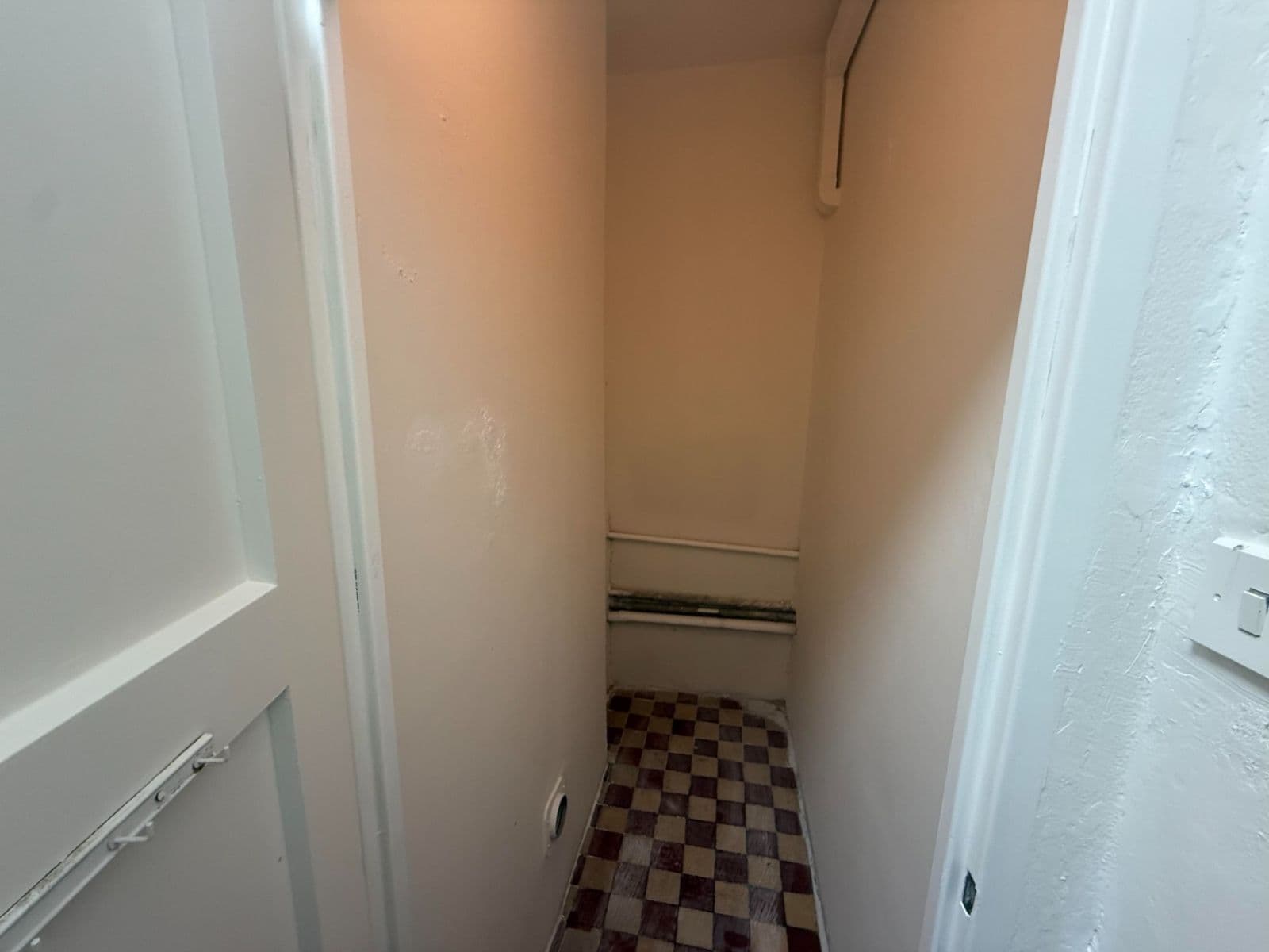 Predaj bytu 1-izbový 41 m², Ruská, Praha, Praha Predaj bytu 1-izbový 41 m², Ruská, Praha, Praha
