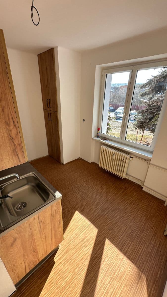 Prenájom bytu 2-izbový 70 m², nábřeží T. G. Masaryka, Rakovník, Středočeský kraj Prenájom bytu 2-izbový 70 m², nábřeží T. G. Masaryka, Rakovník, Středočeský kraj