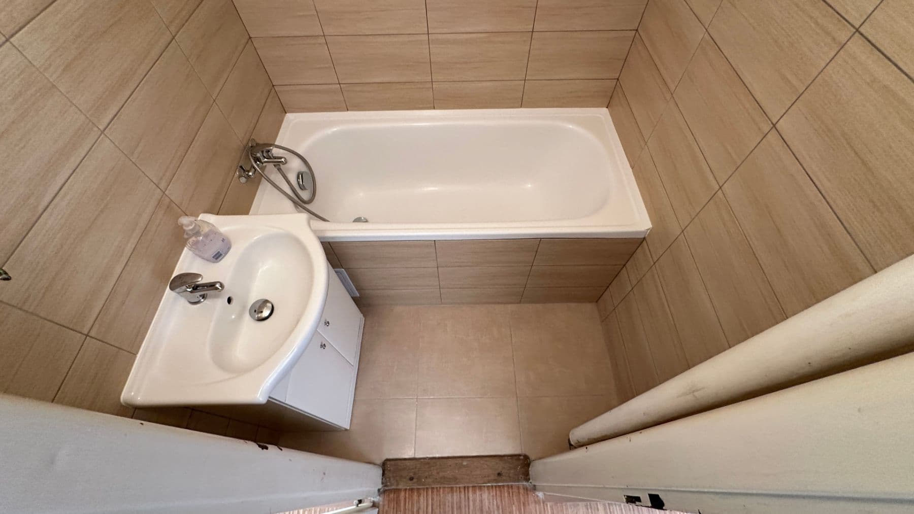 Prenájom bytu 2-izbový 70 m², nábřeží T. G. Masaryka, Rakovník, Středočeský kraj Prenájom bytu 2-izbový 70 m², nábřeží T. G. Masaryka, Rakovník, Středočeský kraj