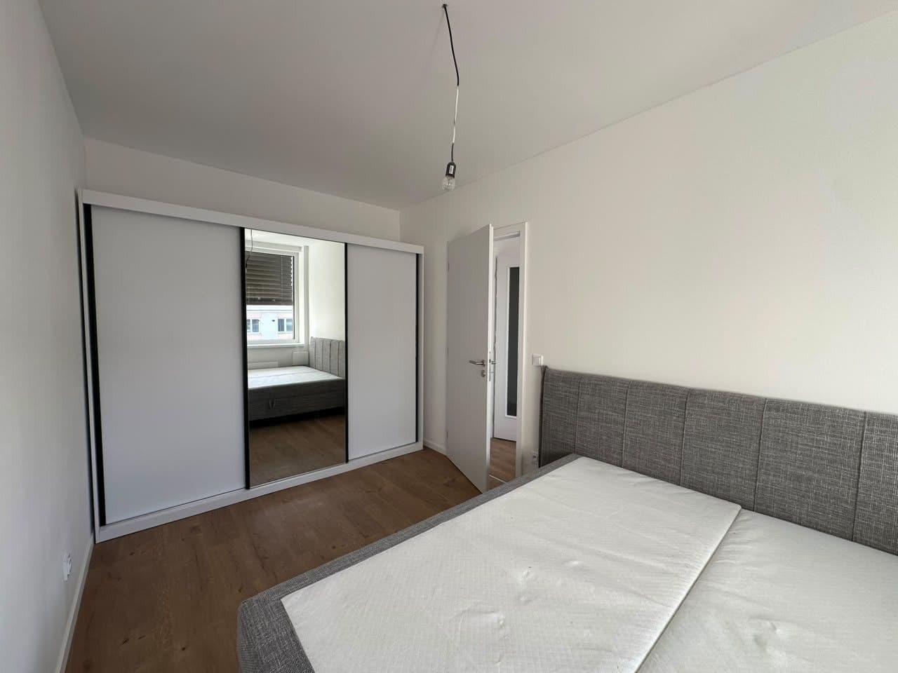 Prenájom bytu 2-izbový 35 m², Murmanská, Praha, Praha Prenájom bytu 2-izbový 35 m², Murmanská, Praha, Praha