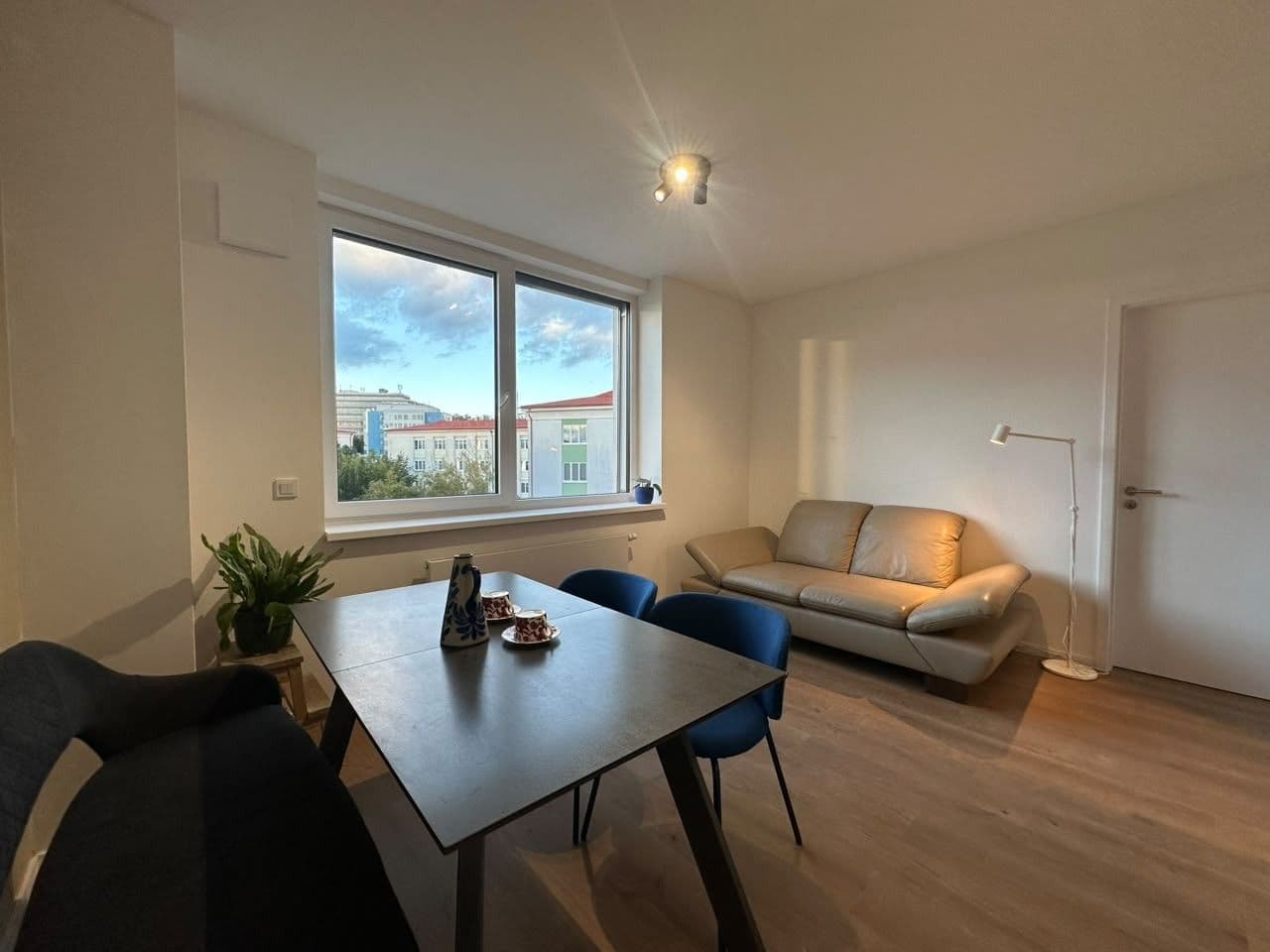 Prenájom bytu 2-izbový 35 m², Murmanská, Praha, Praha Prenájom bytu 2-izbový 35 m², Murmanská, Praha, Praha