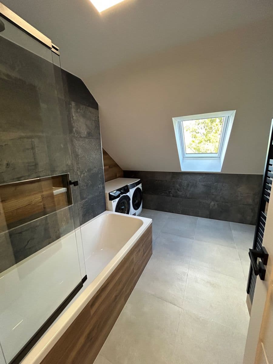 Prenájom bytu 3-izbový 77 m², Baarova, Praha, Praha Prenájom bytu 3-izbový 77 m², Baarova, Praha, Praha