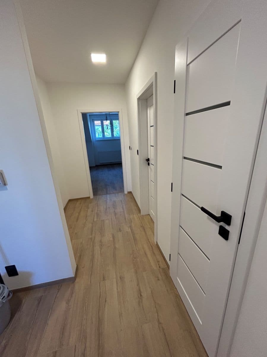 Prenájom bytu 3-izbový 77 m², Baarova, Praha, Praha Prenájom bytu 3-izbový 77 m², Baarova, Praha, Praha