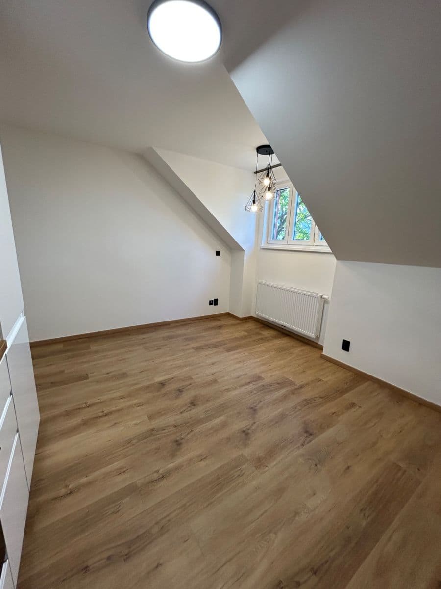 Prenájom bytu 3-izbový 77 m², Baarova, Praha, Praha Prenájom bytu 3-izbový 77 m², Baarova, Praha, Praha