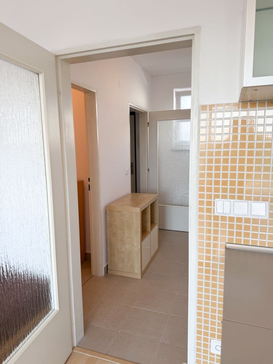 Prenájom bytu 1-izbový 42 m², Novobohdalecká, Praha, Praha Prenájom bytu 1-izbový 42 m², Novobohdalecká, Praha, Praha