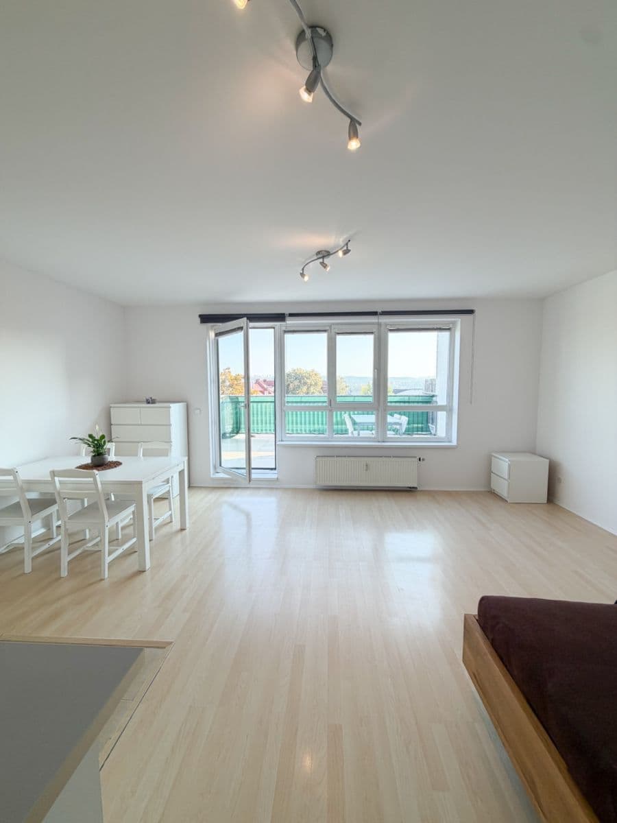 Prenájom bytu 1-izbový 42 m², Novobohdalecká, Praha, Praha Prenájom bytu 1-izbový 42 m², Novobohdalecká, Praha, Praha