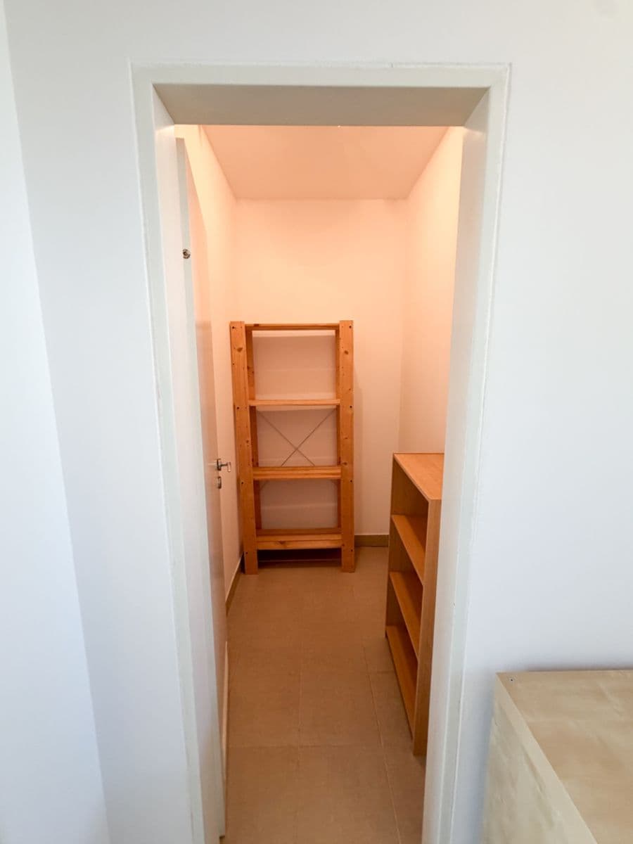 Prenájom bytu 1-izbový 42 m², Novobohdalecká, Praha, Praha Prenájom bytu 1-izbový 42 m², Novobohdalecká, Praha, Praha