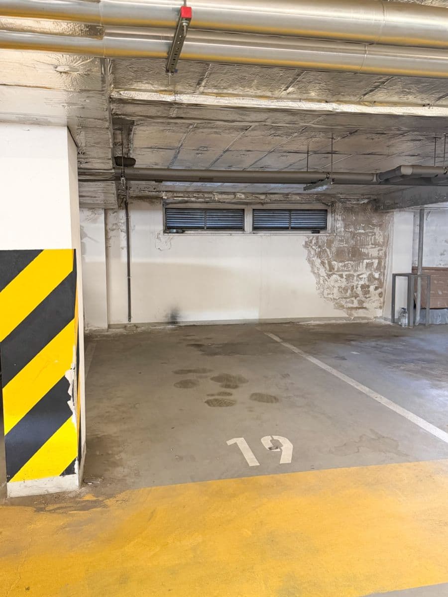 Prenájom bytu 1-izbový 42 m², Novobohdalecká, Praha, Praha Prenájom bytu 1-izbový 42 m², Novobohdalecká, Praha, Praha