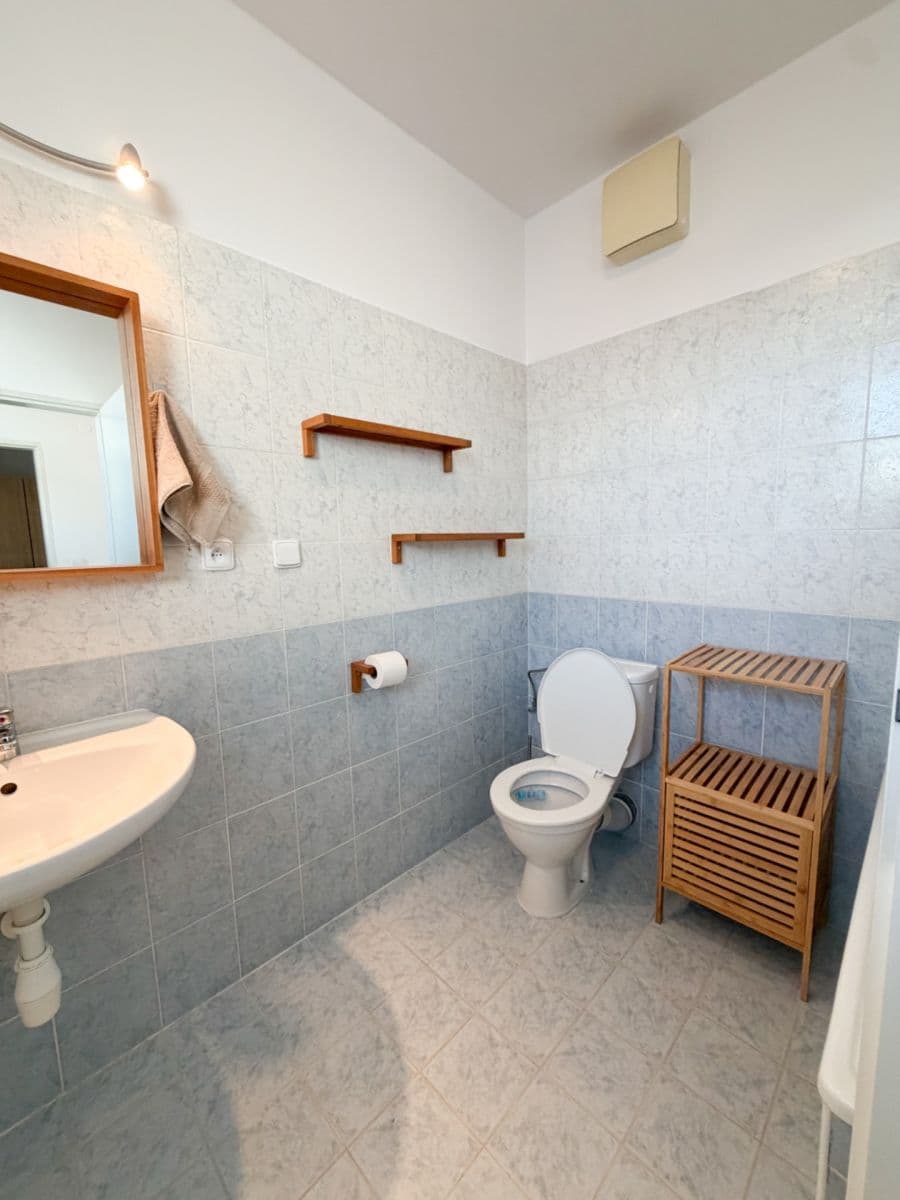 Prenájom bytu 1-izbový 42 m², Novobohdalecká, Praha, Praha Prenájom bytu 1-izbový 42 m², Novobohdalecká, Praha, Praha